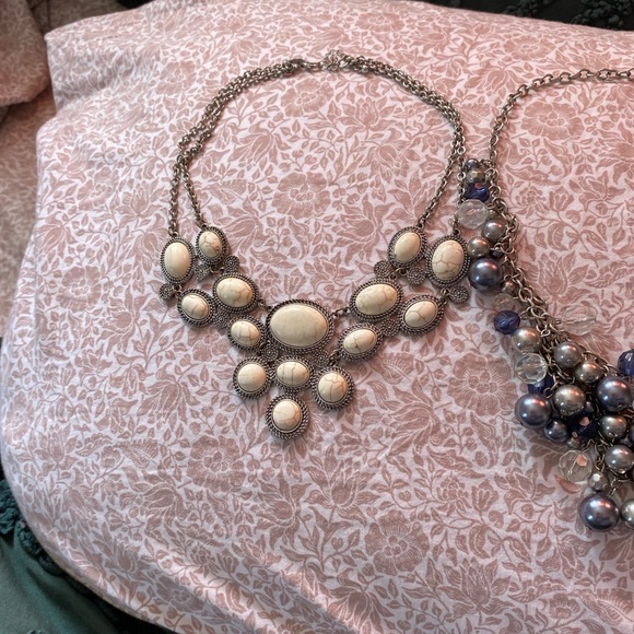 Accent necklace bundle - Picture 5 of 5